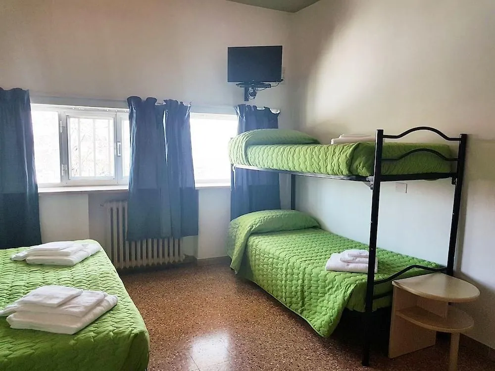 Hotel Morelli Russi 3*,