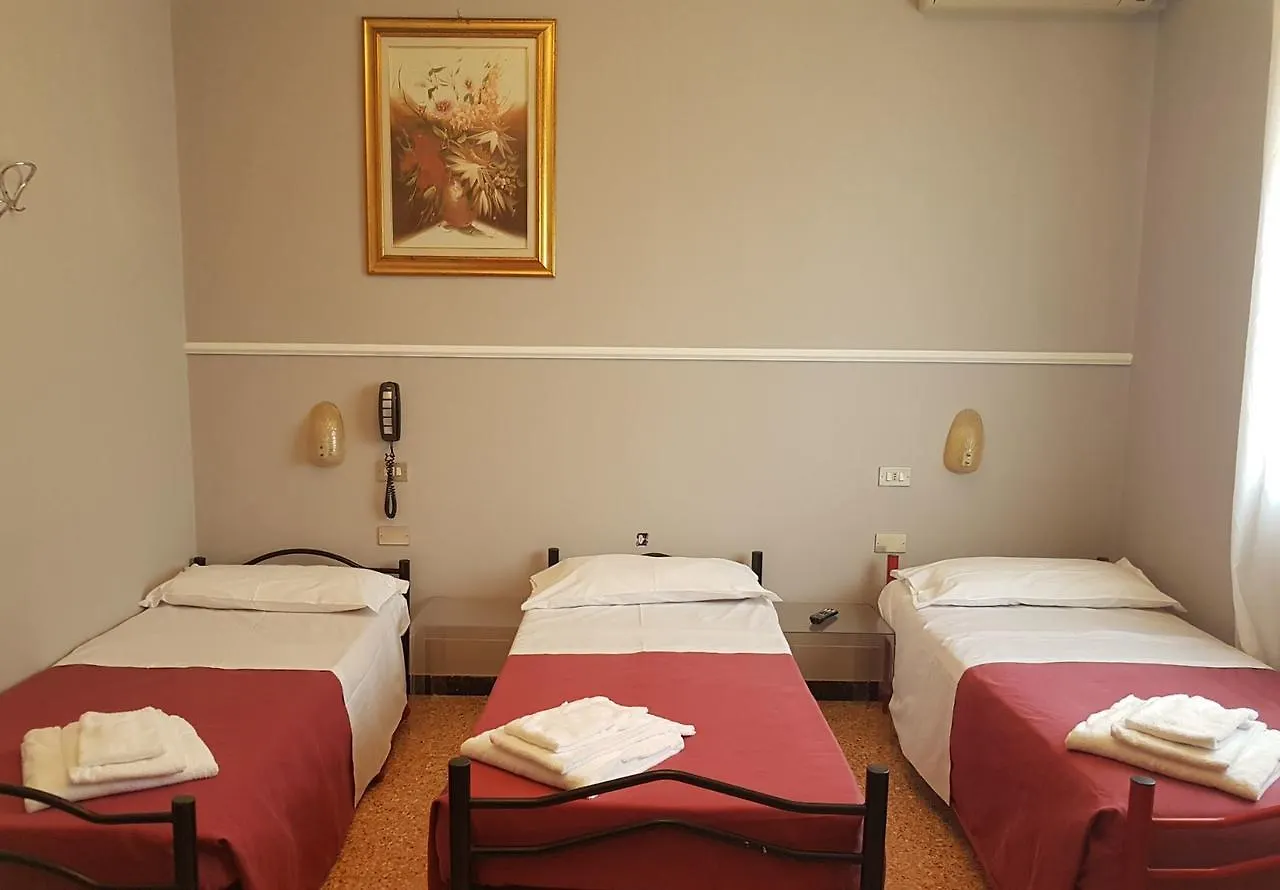 Hotel Morelli Russi